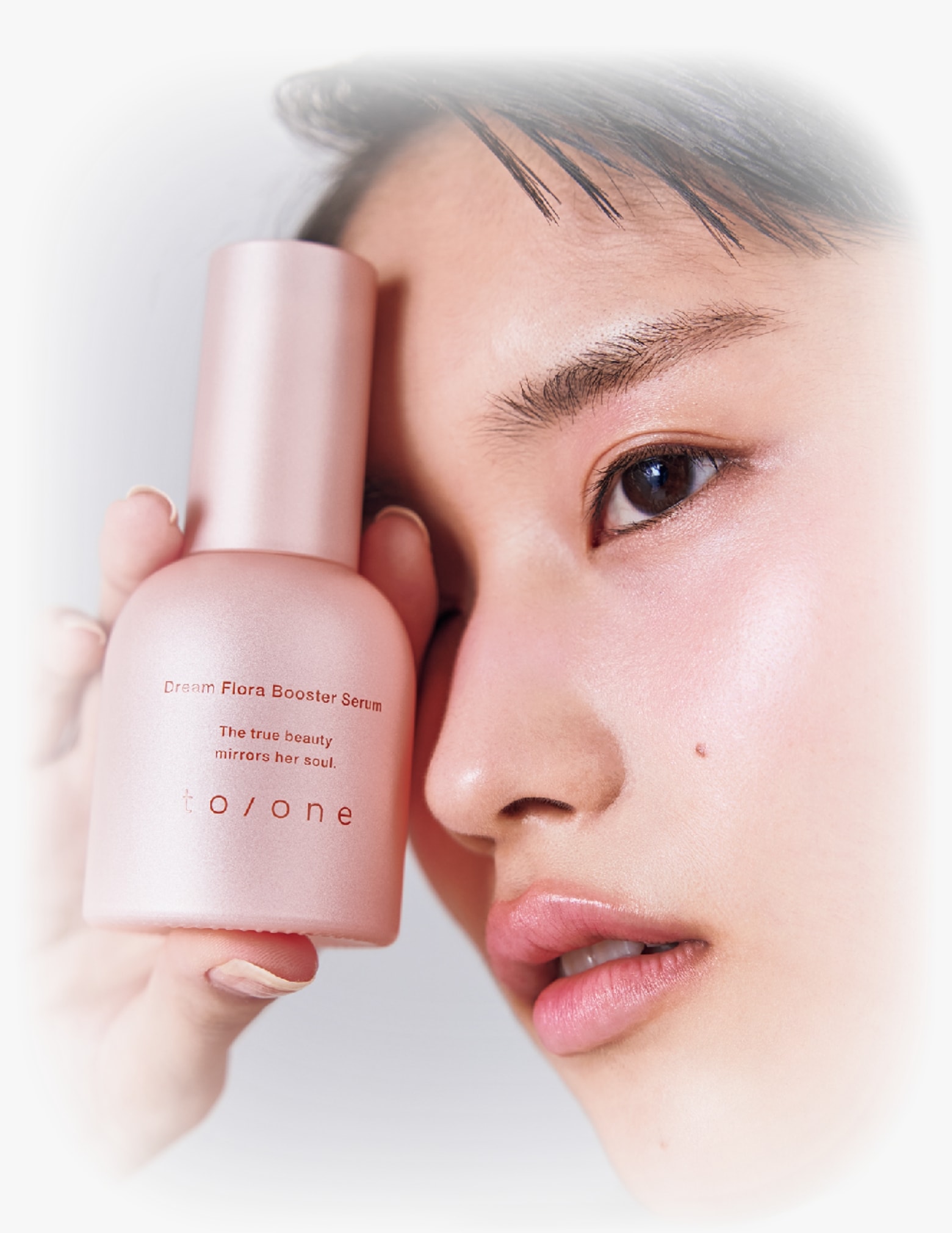 ドリーム フローラ ブースター セラムを使用しているモデルの画像